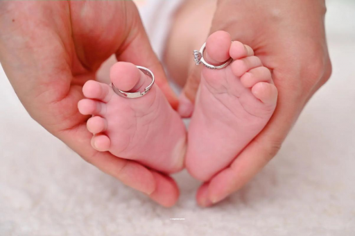 宁津怀孕肚子一边高一边低